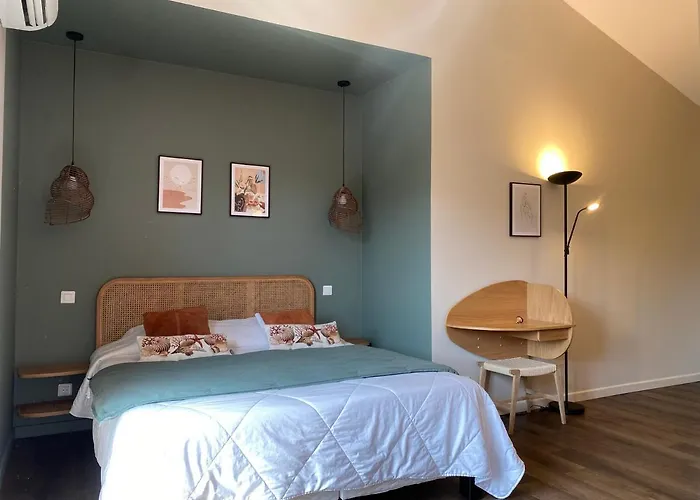 Du Pont De L'oso מלון 3*