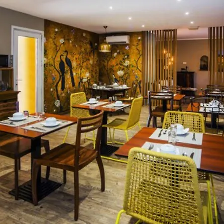 Du Pont De L'oso Hotel 3*