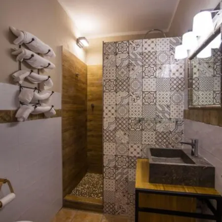 Hotel Du Pont De L'oso Lecci