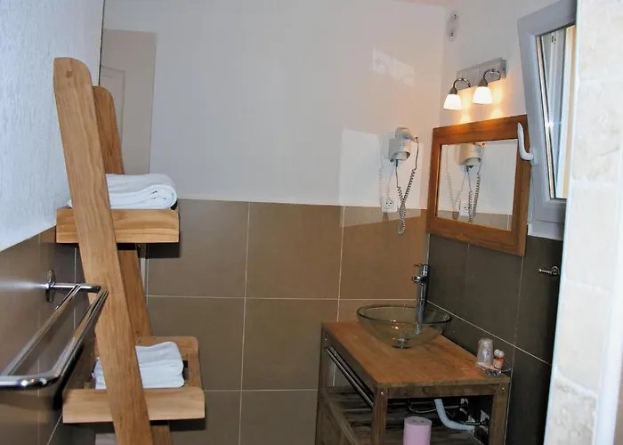 מלון Du Pont De L'oso 3*