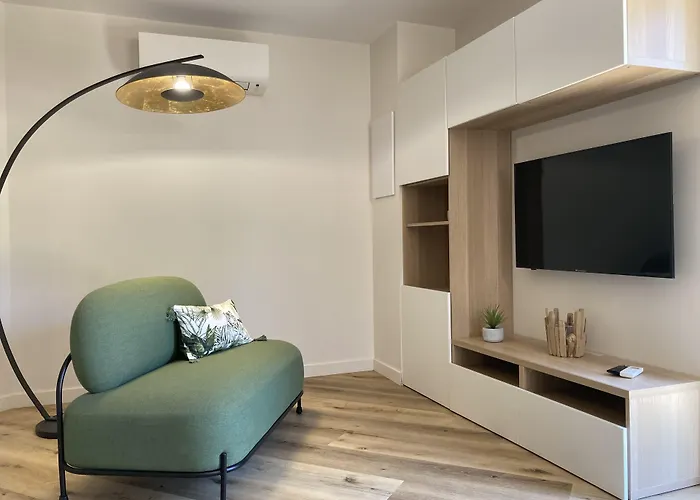 Du Pont De L'oso מלון