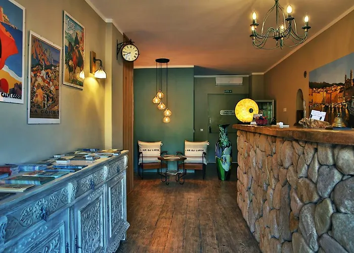 Du Pont De L'oso מלון