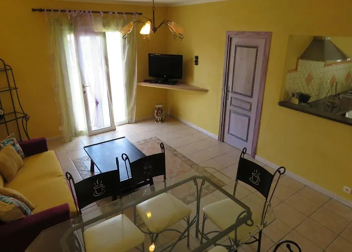 Du Pont De L'oso מלון לצ'י