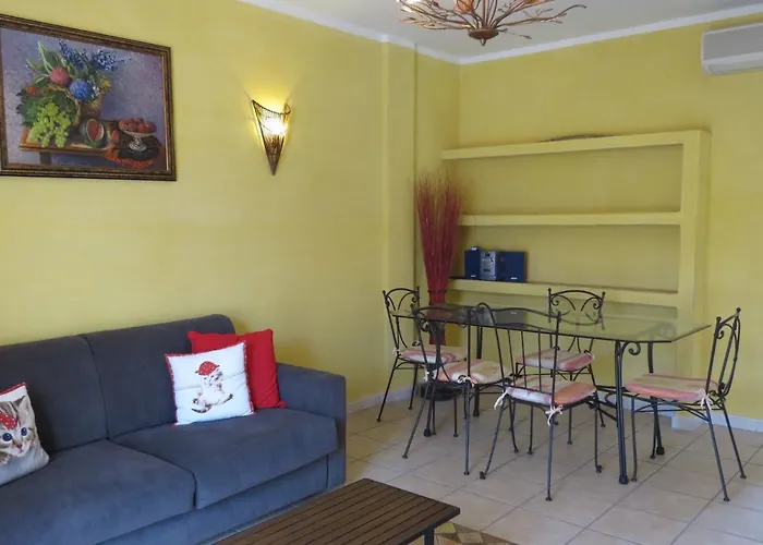 Du Pont De L'oso מלון לצ'י