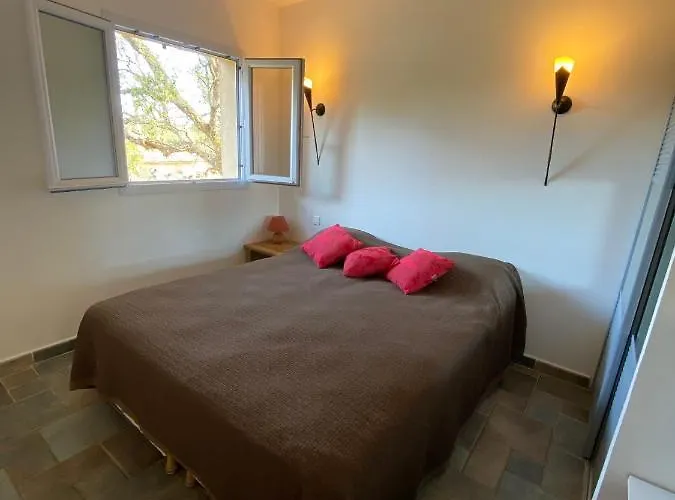 מלון Du Pont De L'oso 3*